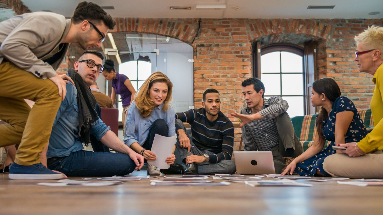 10 Compelling Benefits of Collaborating with a Social Media Advertising Agency 10 Compelling Benefits of Collaborating with a Social Media Advertising Agency